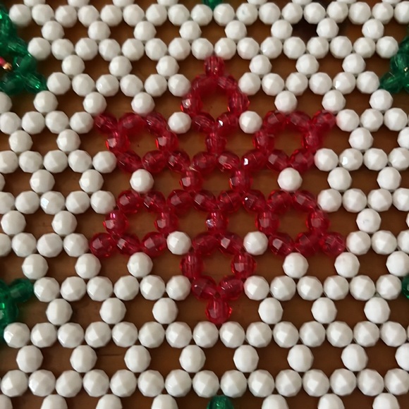 Christmas Handmade beaded table mat centerpiece - Picture 3 of 8